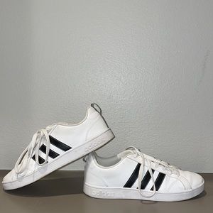White adidas size7.5 women’s